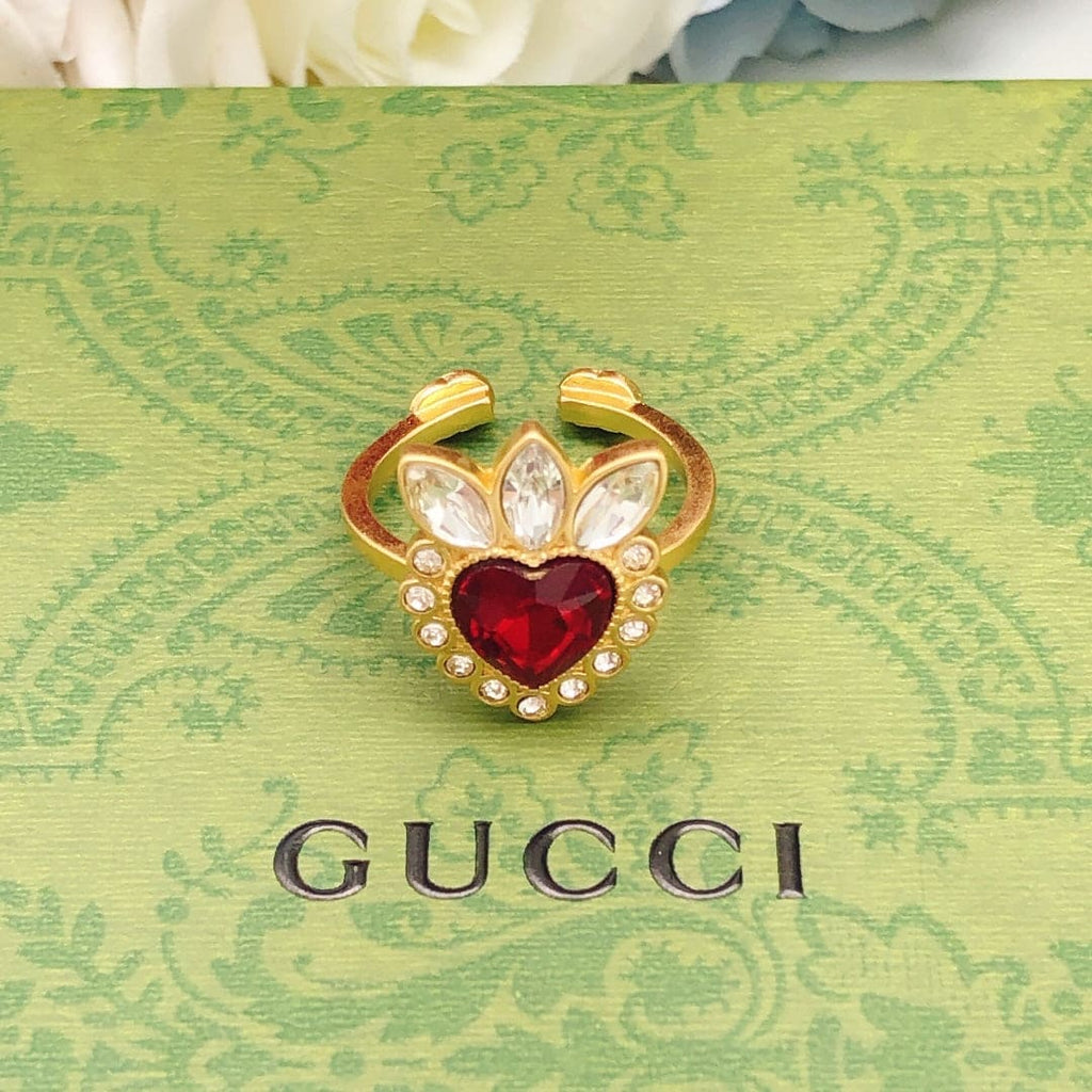 Gucci Double Crystal Heart 18K Gold Ring