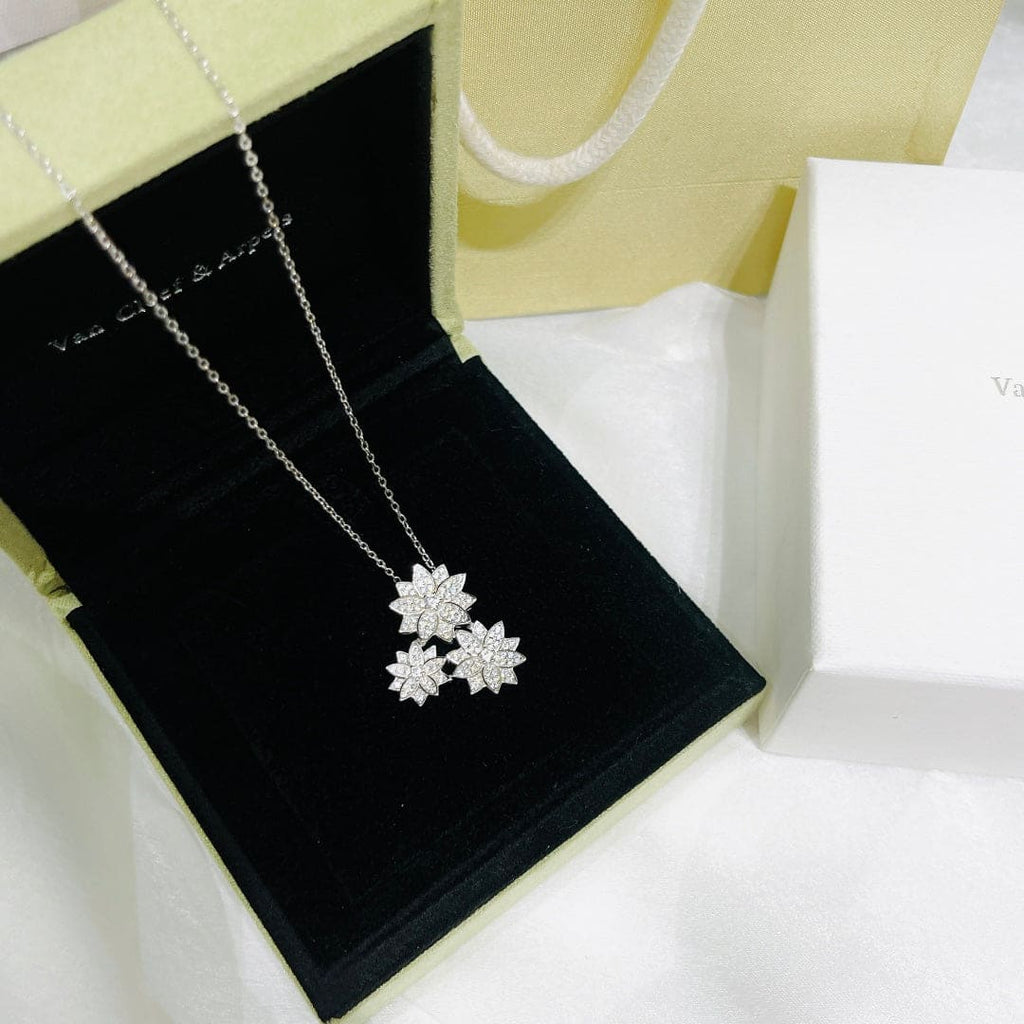 Three Flowers Lotus 18K Gold Necklace
