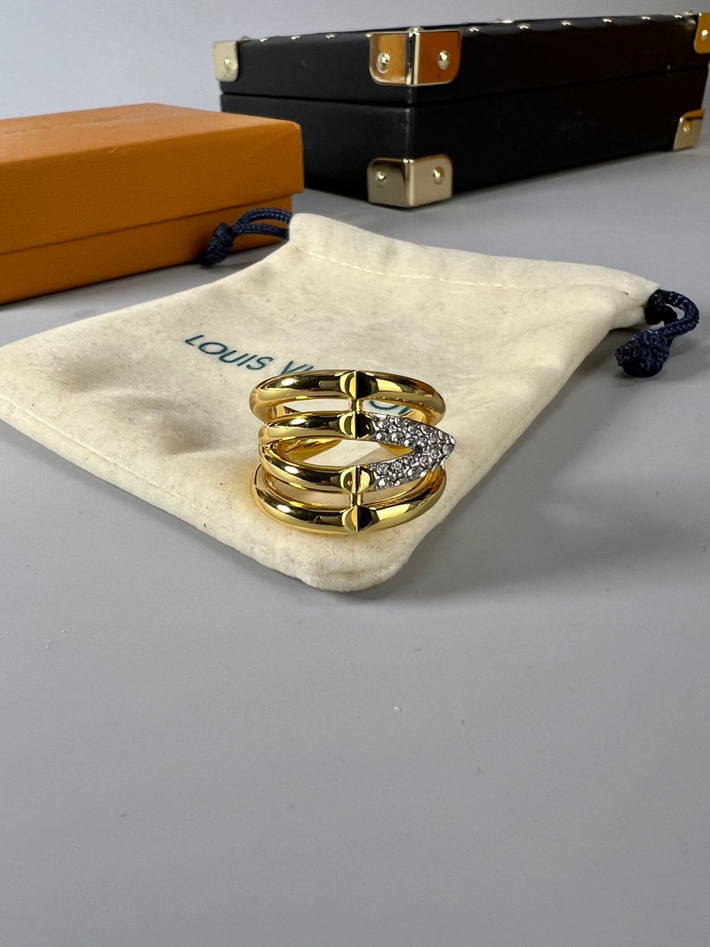 Louis Vuitton Volt Upside Down Diamonds 18K Gold Ring