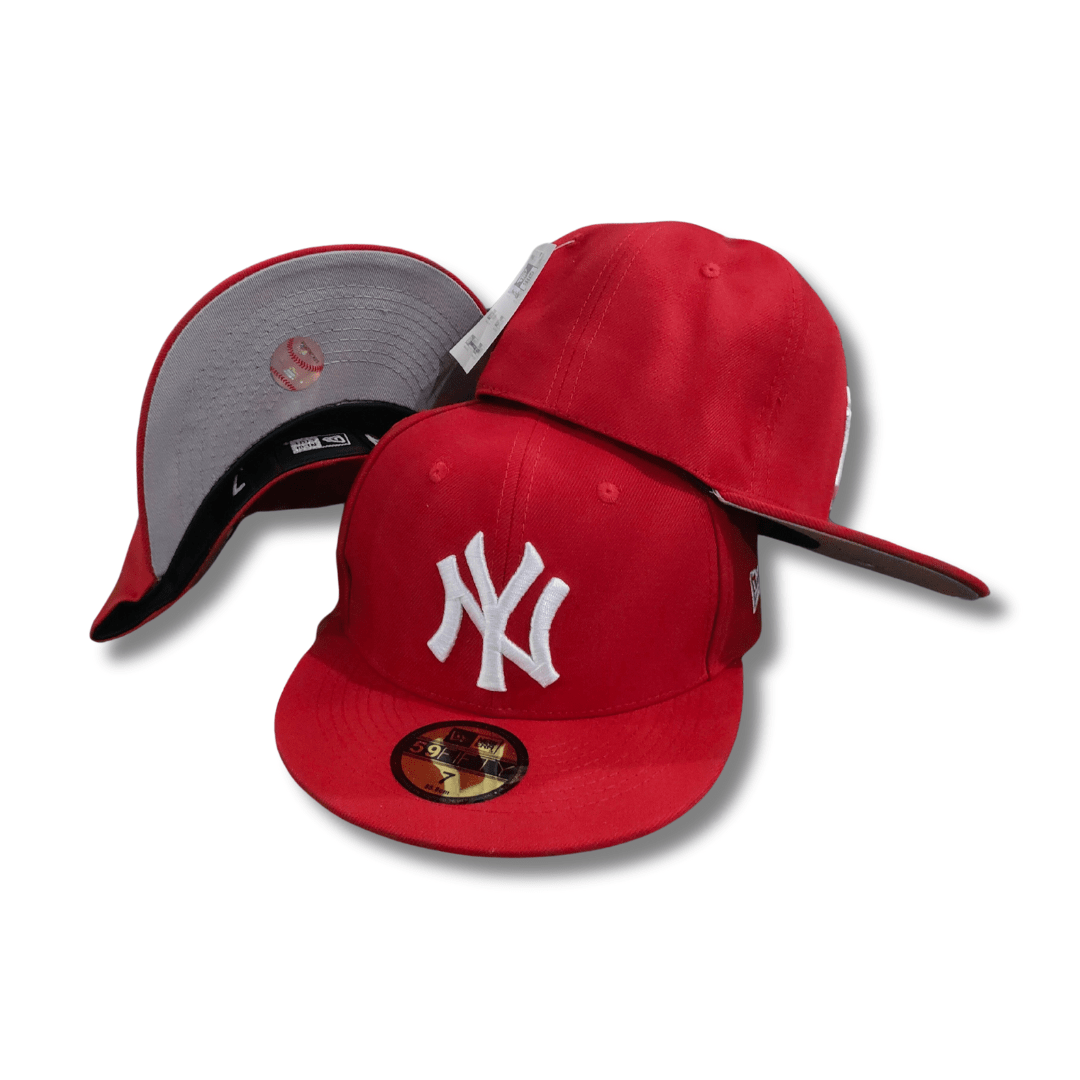New York Yankees with White Logo Red – Snapback Cap