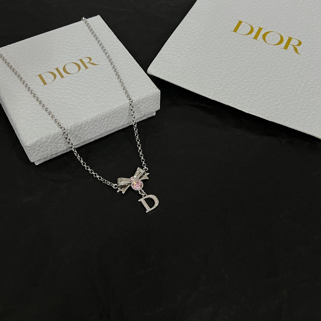 Dior Bowknot Vintage 18K Gold Necklace