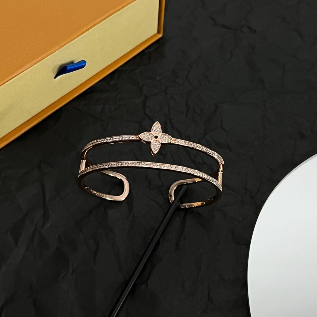 Louis Vuitton Idylle Blossom Two-Row 18K Gold Bracelet
