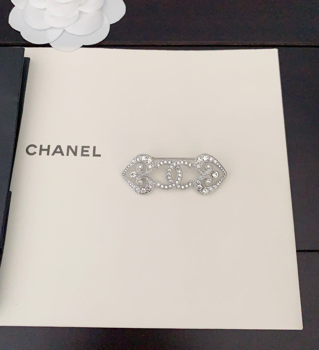 Chanel Heart 18K Gold Brooch