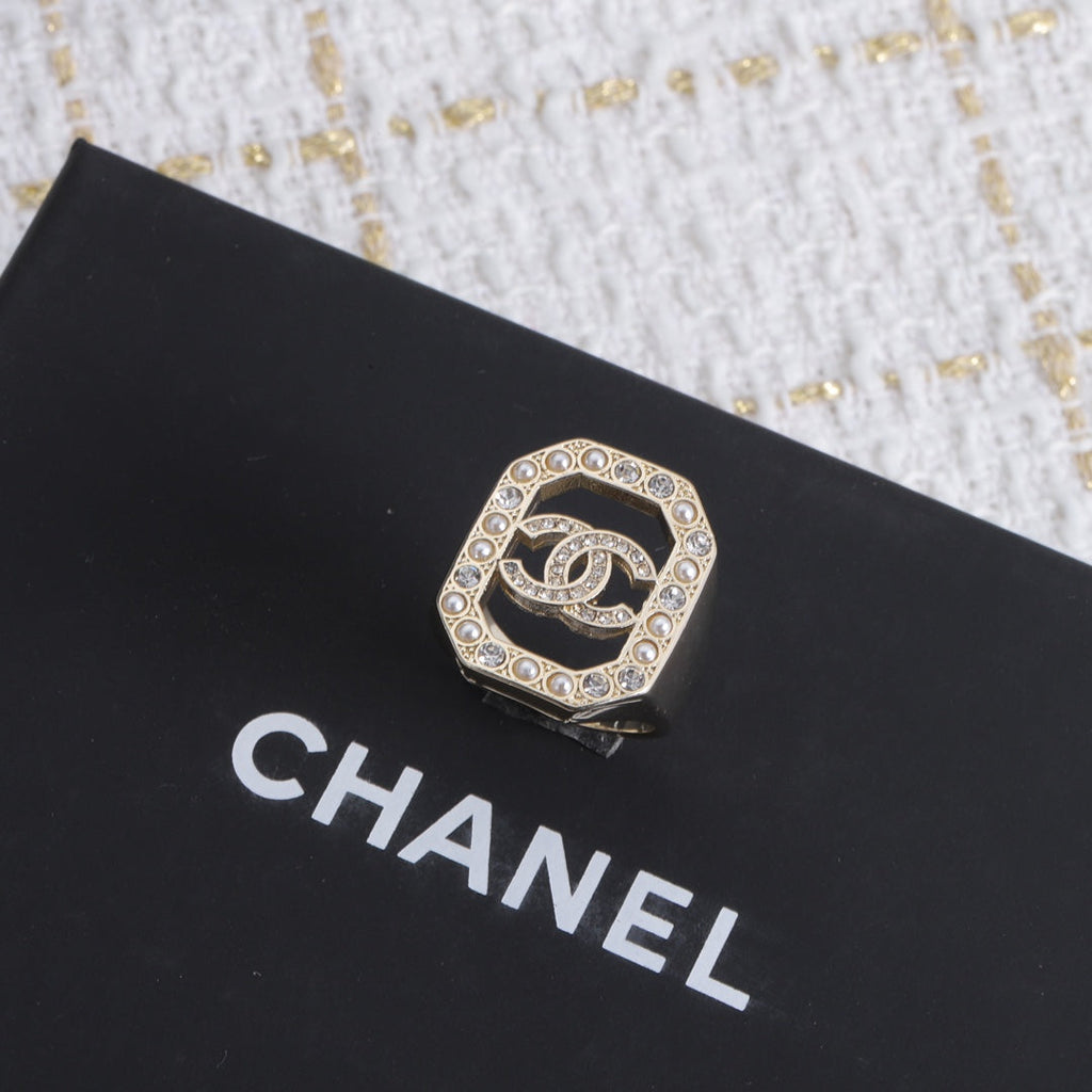 Chanel Diamonds 18K Gold Ring