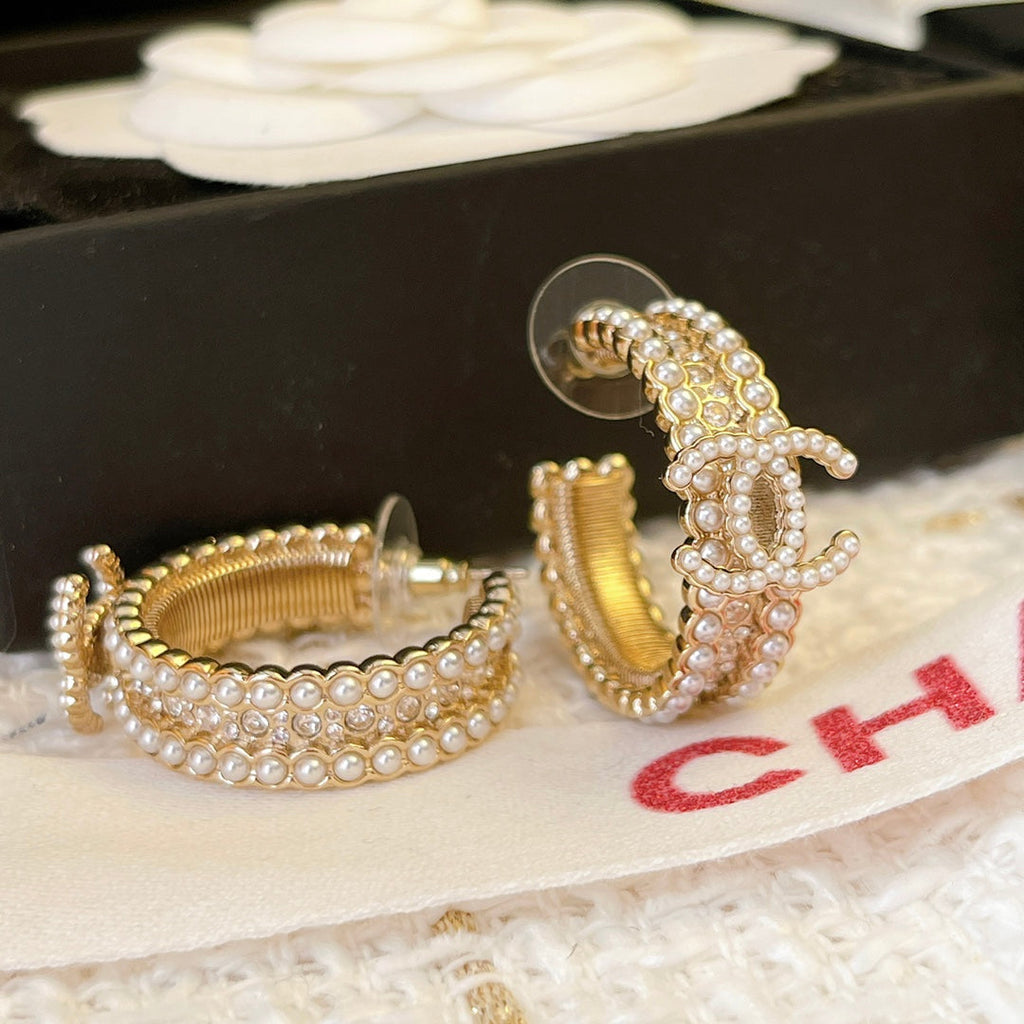 Chanel Pearls 18K Gold Earrings