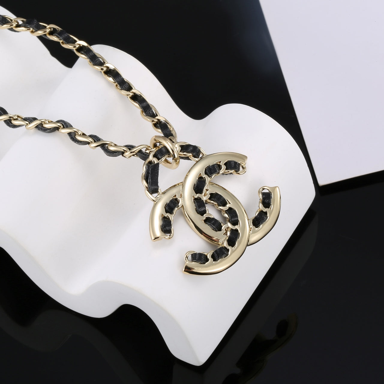 Chanel Strass Leather 18K Gold Necklace