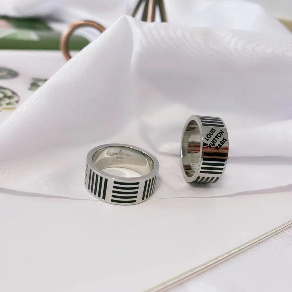 Louis Vuitton Damier Black 18K Gold Ring