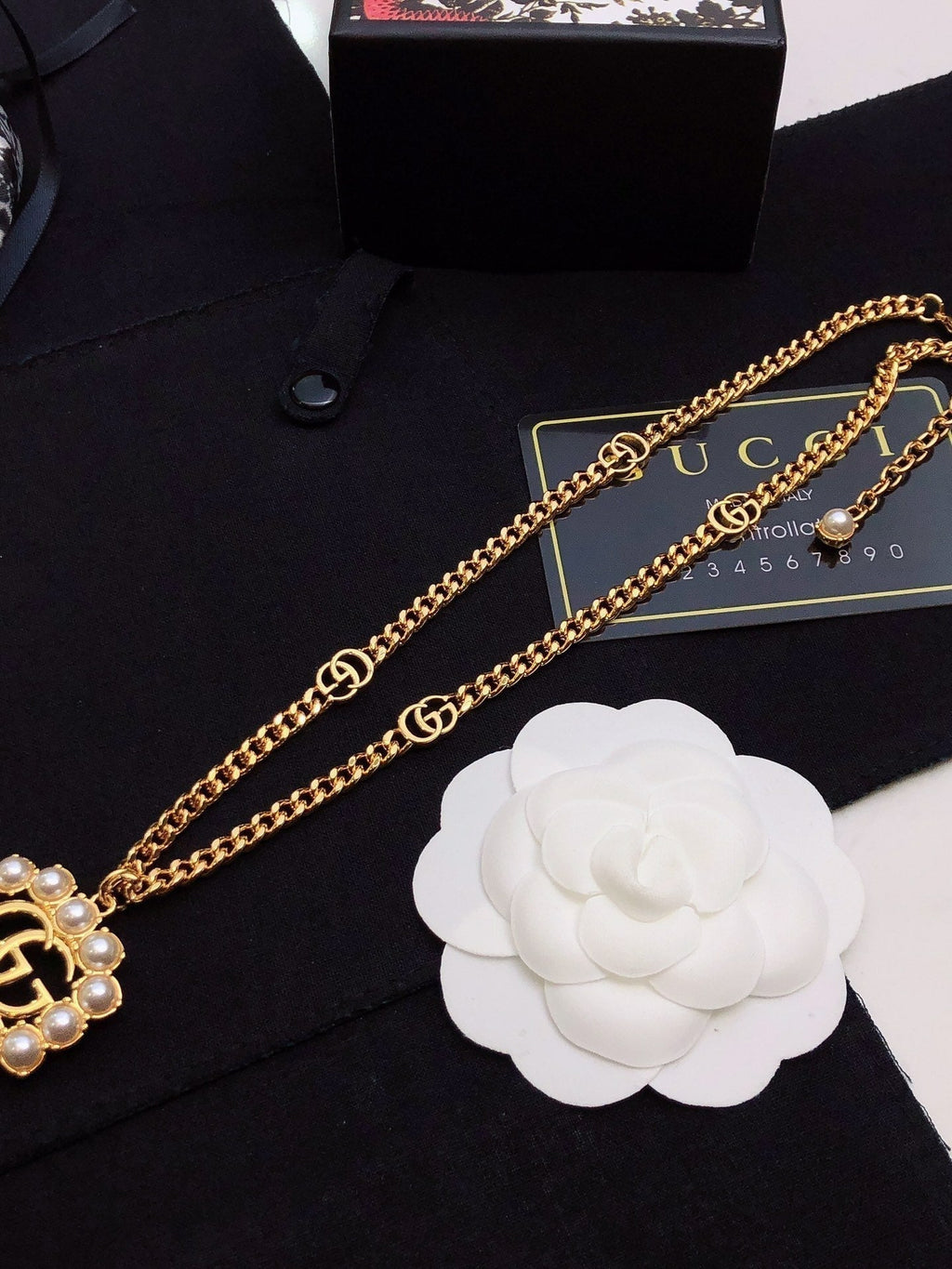 Gucci Double Pearl Double Gucci 18K Gold Necklace