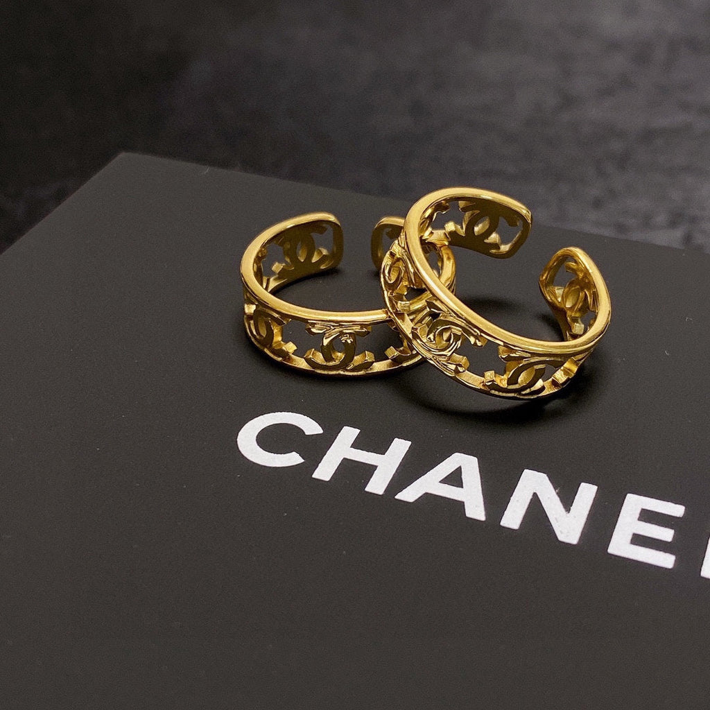 Chanel Vintage Openwork 18K Gold Ring