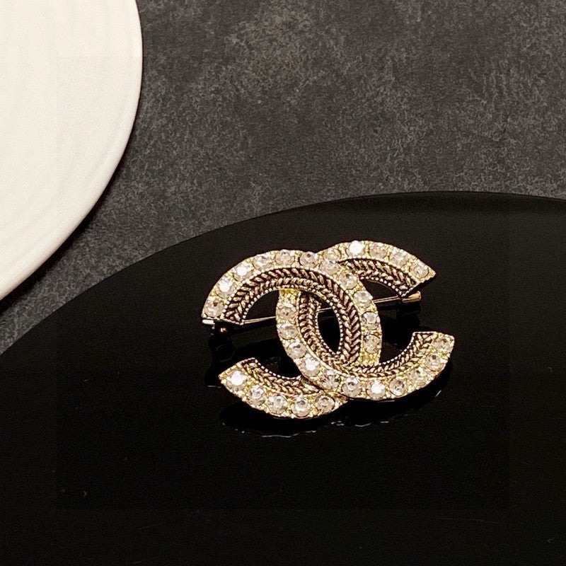 Chanel Diamond Gold 18K Gold Brooch