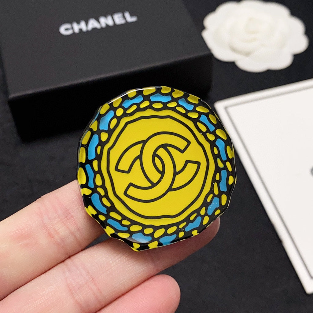 Chanel Color 18K Gold Brooch